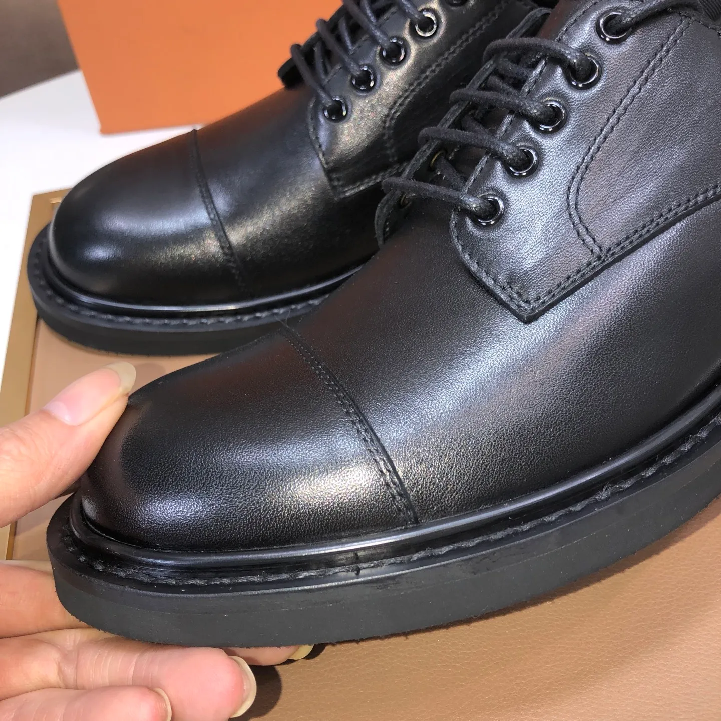 Men's men's shoes 💰660💰[LOUIS VUITTON] (original order) new style 🍀LV Louis Vuitton * - top version of LV classic leather shoes! Made of imported original single cowhide, original leather side strips and wear-resistant rubber outsole! High quality products! Code number 39-44 (38.45 customized)